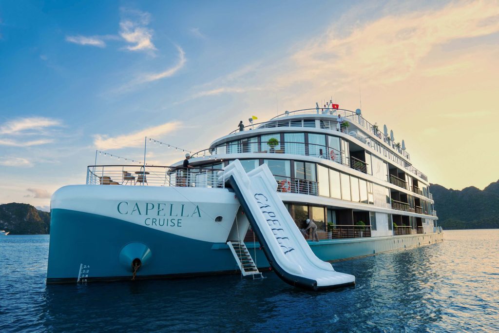 capella-cruise-waterslide