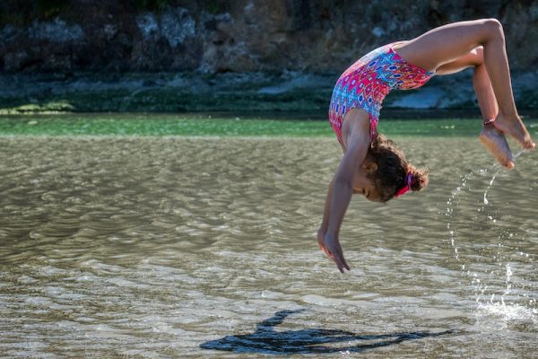 kid-on-the-beach