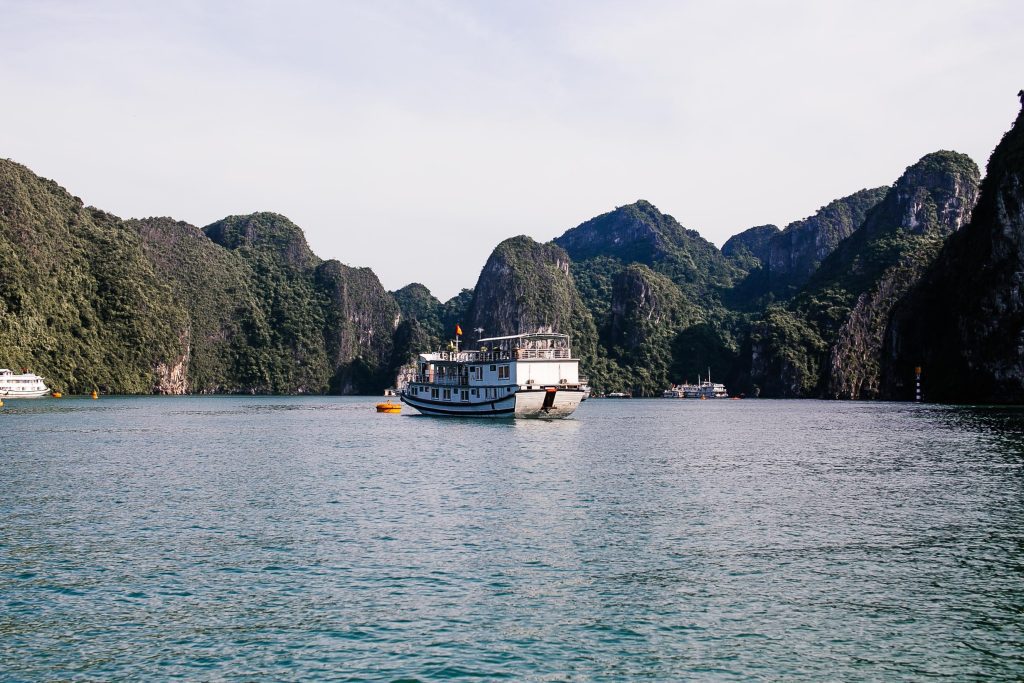 halong-boat